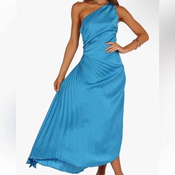 Petal and Pup Flin Pleated One Shoulder asymmetrical Midi Dress NWT Size S - Picture 3 of 5